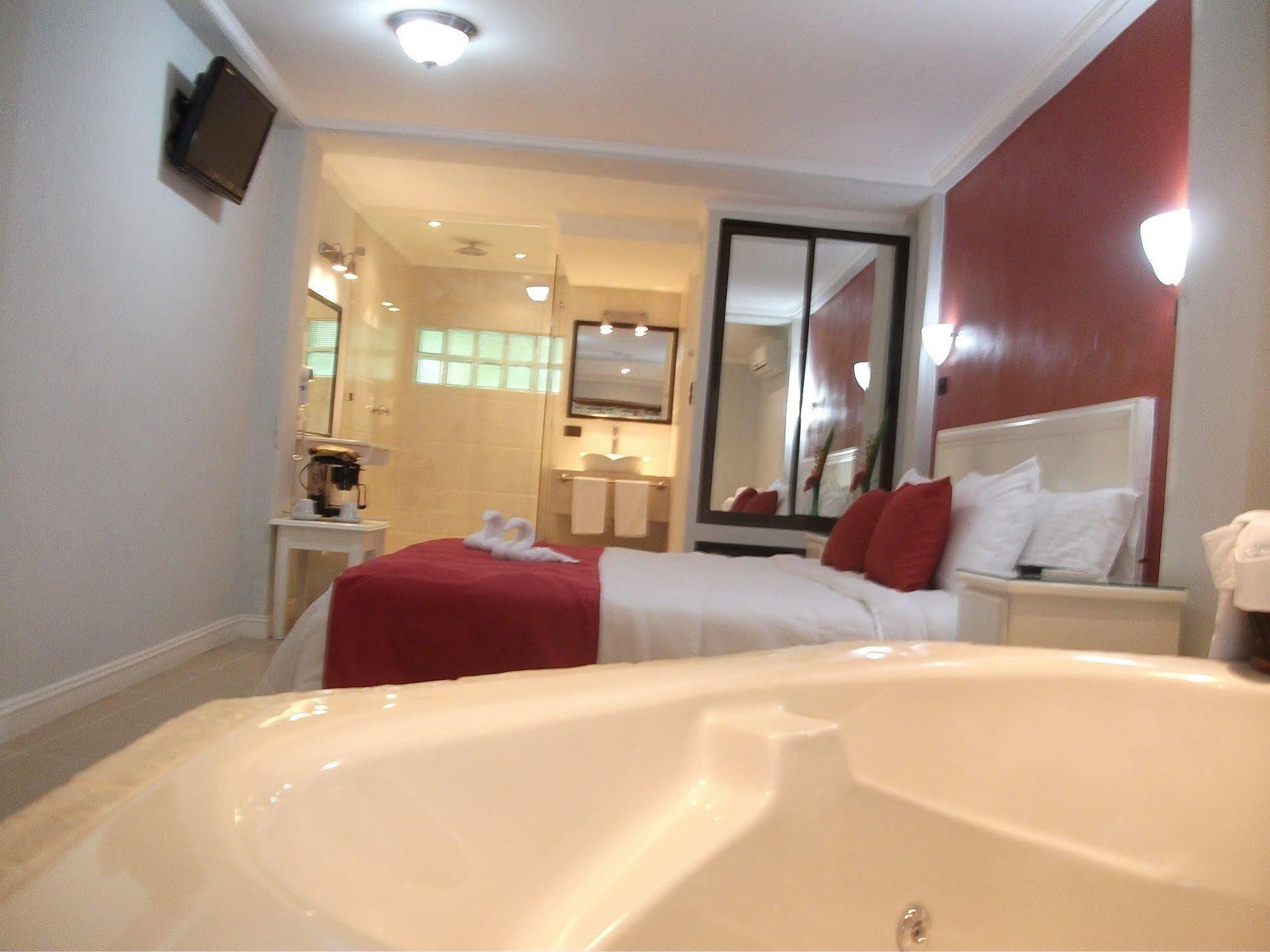 Copacabana Hotel And Suites (Adults Only) Jaco Exterior photo
